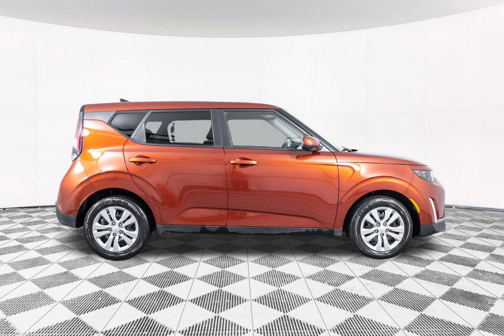 Used 2024 Kia Soul LX FWD image 18
