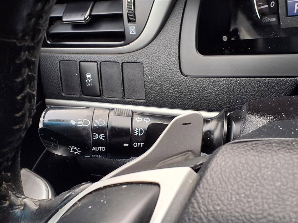 Used 2014 Toyota Camry SE image 18