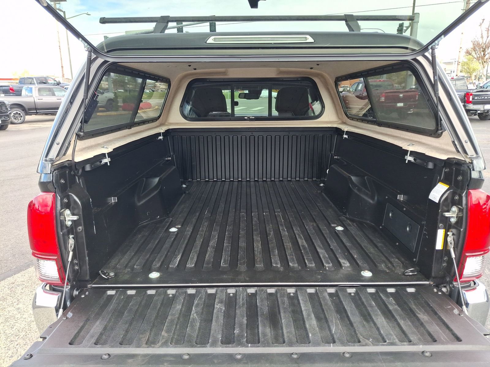 Used 2020 Toyota Tacoma SR5 image 23