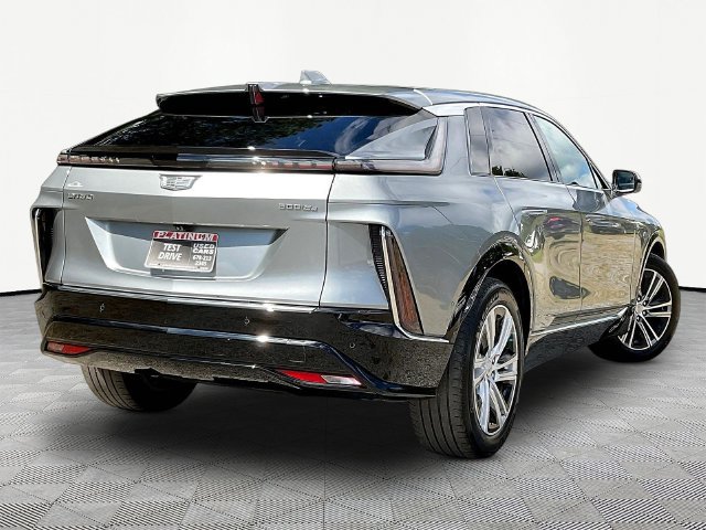 Used 2024 Cadillac Lyriq Luxury AWD/4WD image 5