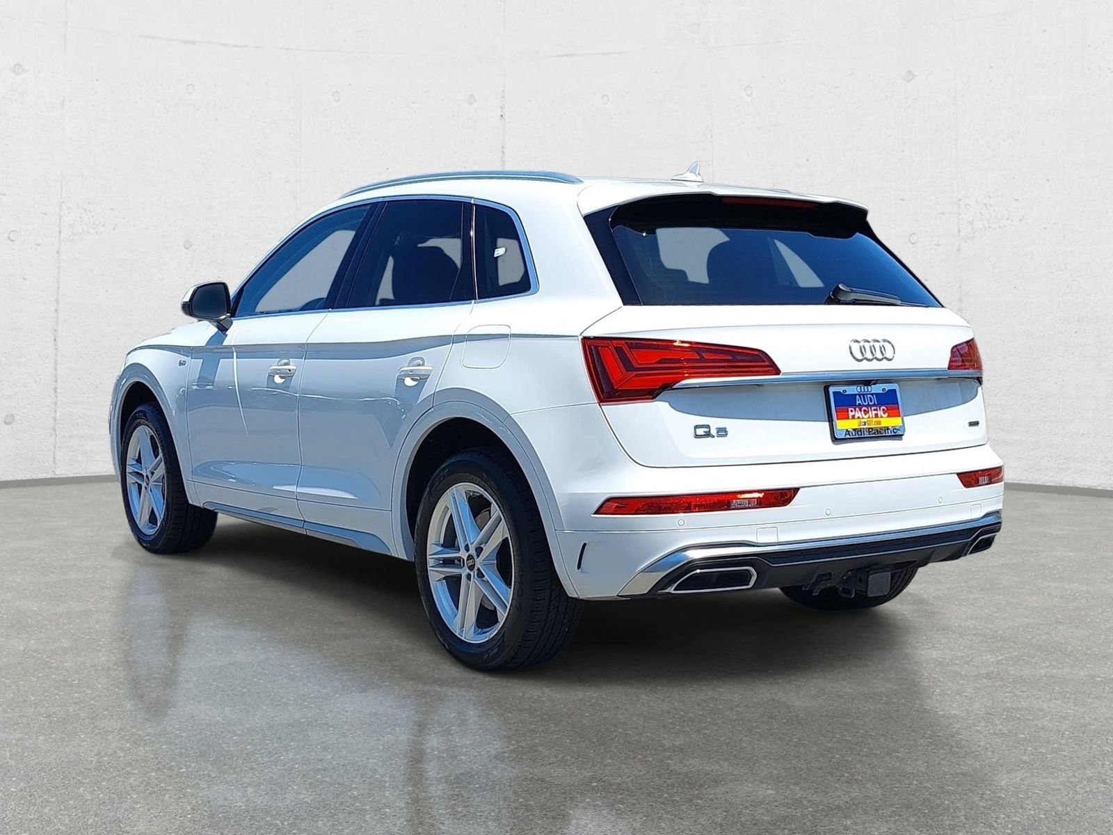 Used 2024 Audi Q5 e Premium w/ Convenience Package AWD/4WD image 7