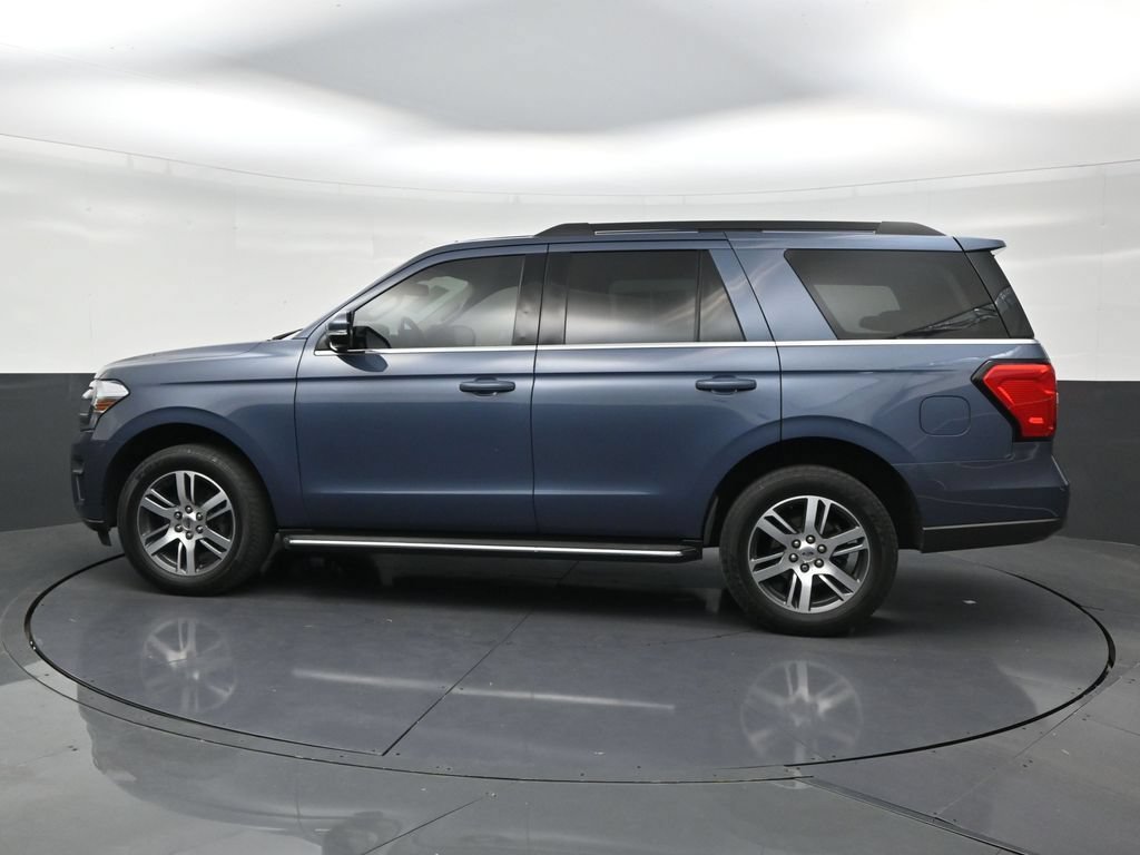 Used 2023 Ford Expedition XLT RWD image 2