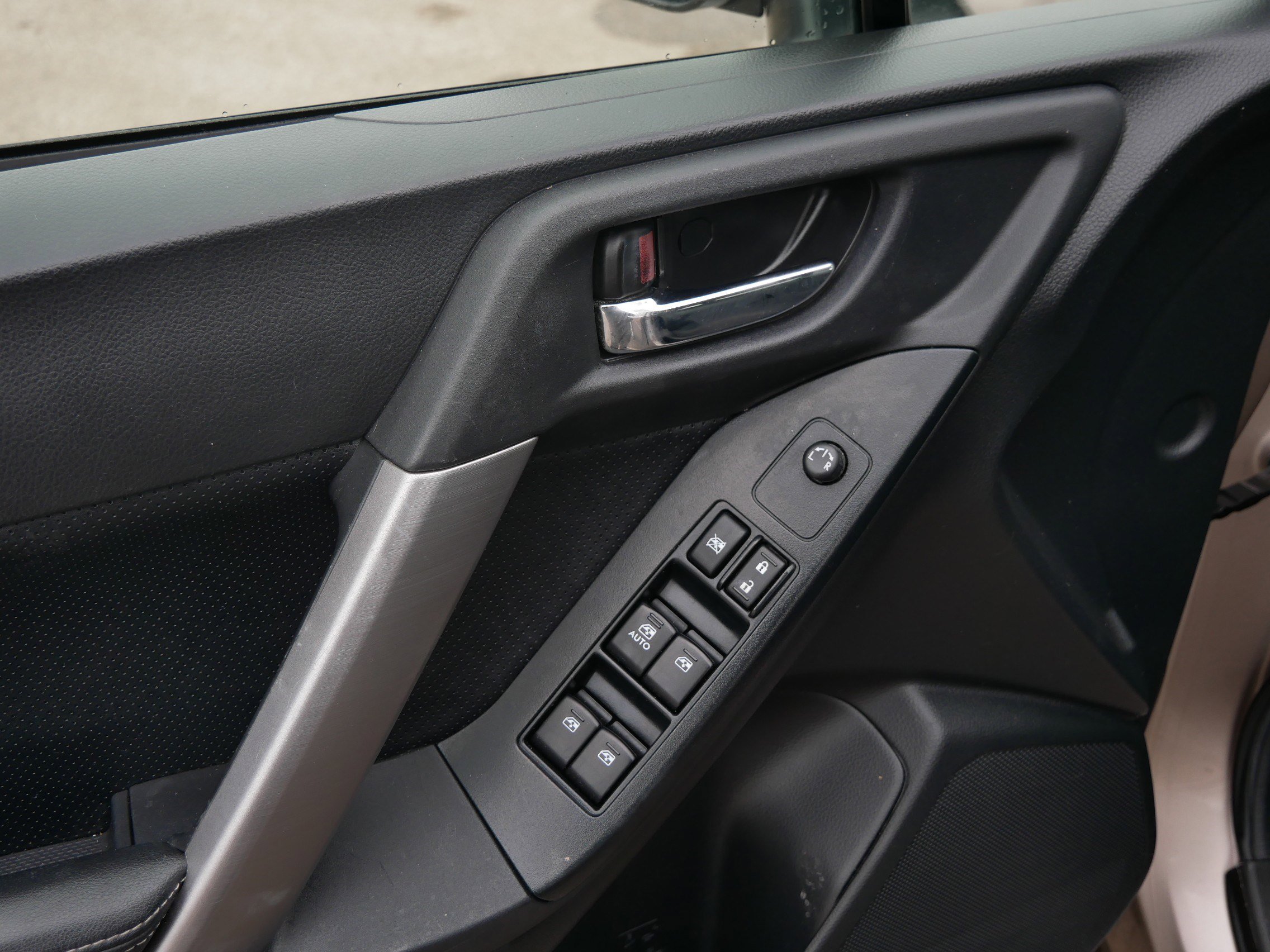 Used 2015 Subaru Forester 2.5i Limited w/ Popular Package #2 image 20