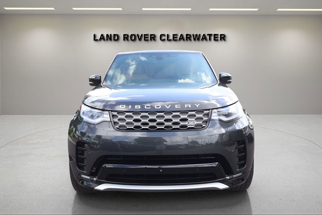 Used 2024 Land Rover Discovery Metropolitan Edition AWD/4WD image 8