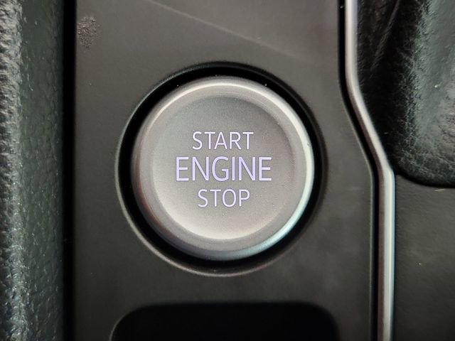 Used 2022 Volkswagen Atlas Cross Sport SE image 29