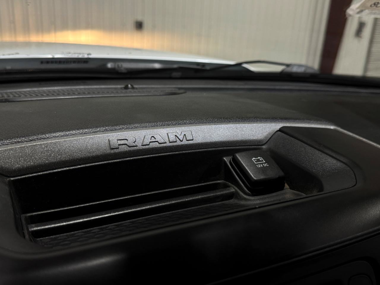Used 2024 RAM 3500 Tradesman w/ Chrome Appearance Group AWD/4WD image 33