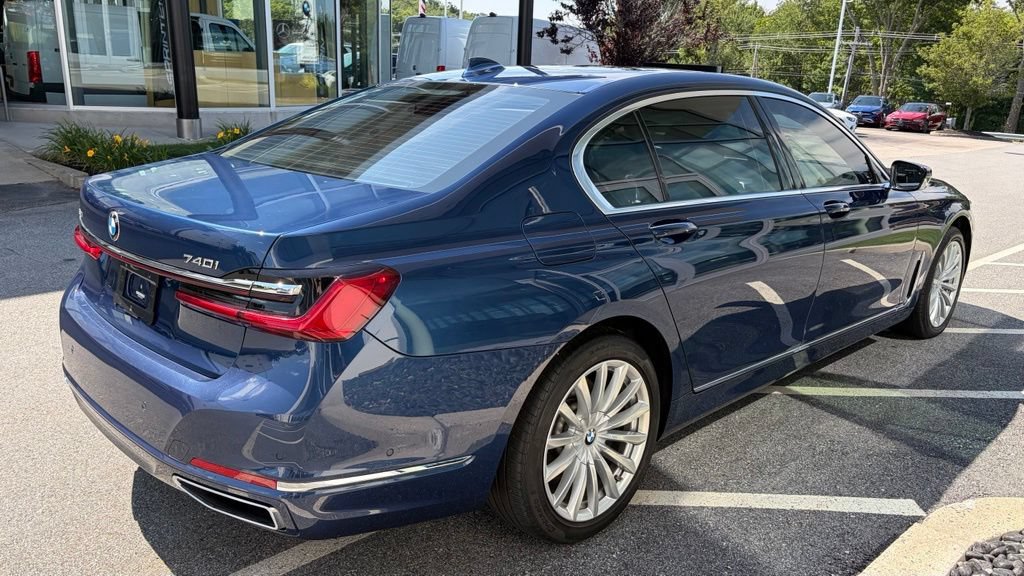 Used 2022 BMW 740i xDrive w/ Premium Package AWD/4WD image 3