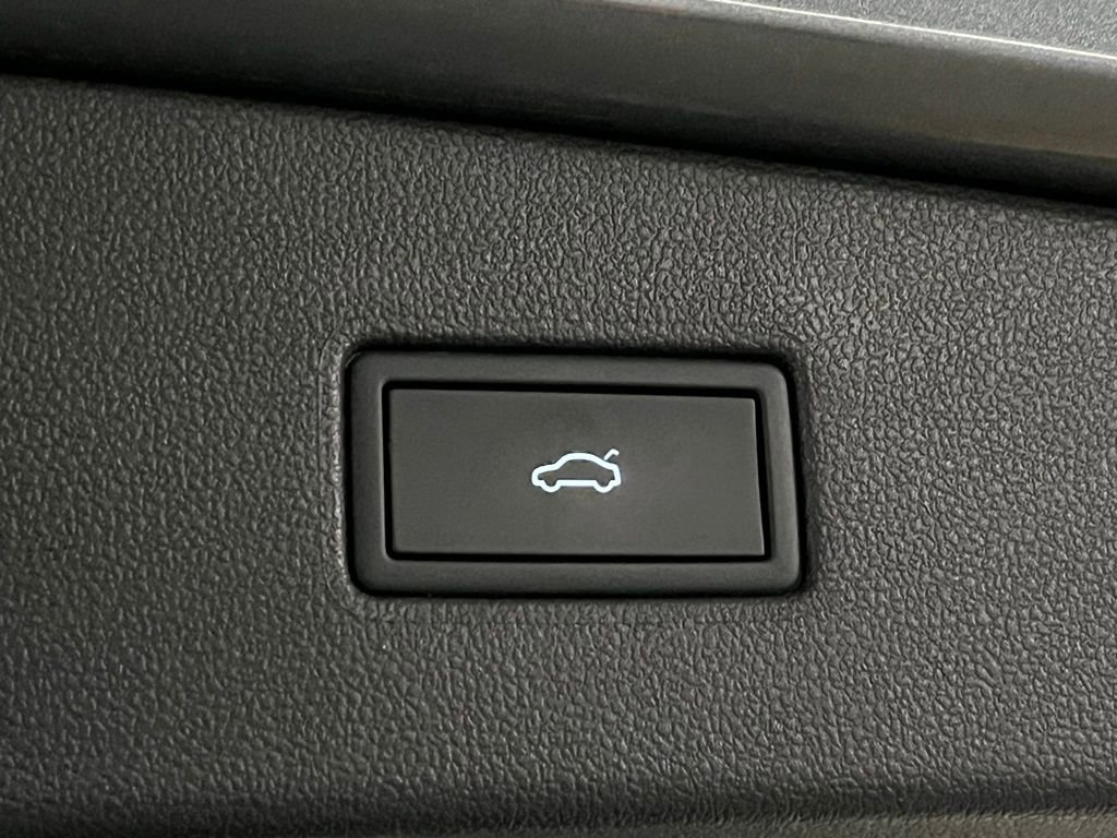 Certified 2024 Volkswagen Tiguan SE AWD/4WD image 39