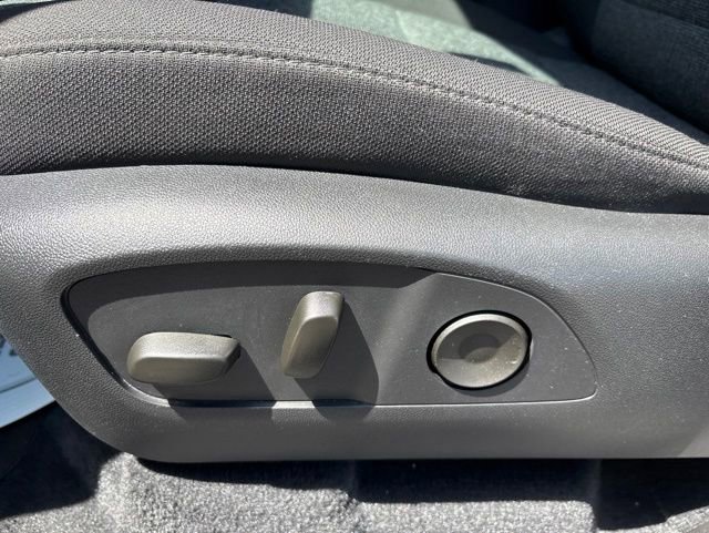 Used 2025 GMC Acadia Elevation FWD image 21