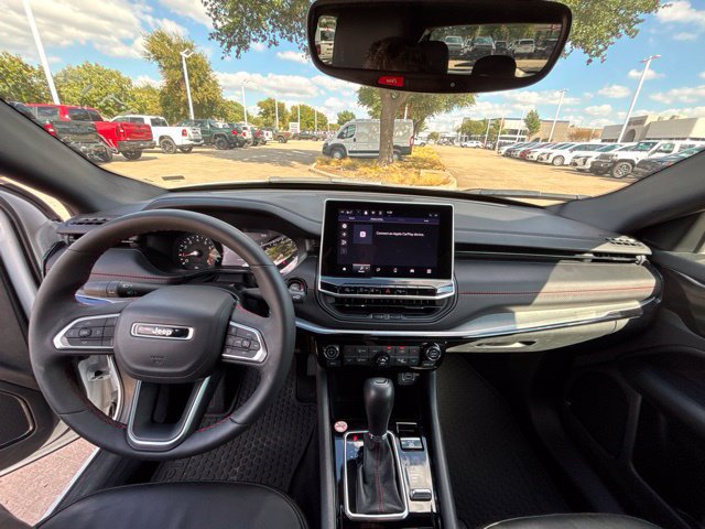 Used 2026 Jeep Compass Trailhawk AWD/4WD image 15