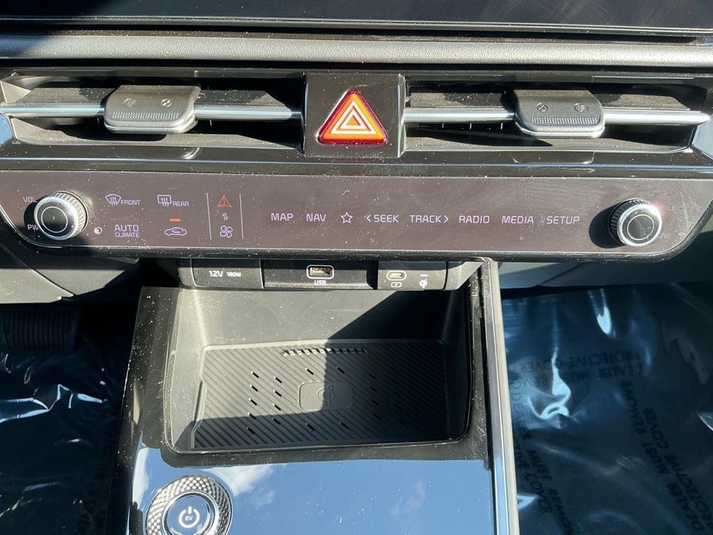 Used 2024 Kia Niro Wind FWD image 22