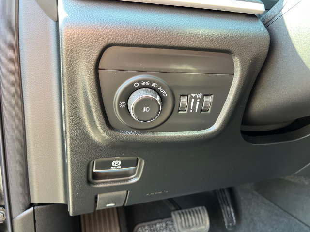 New 2026 Jeep Grand Cherokee Limited AWD/4WD image 13