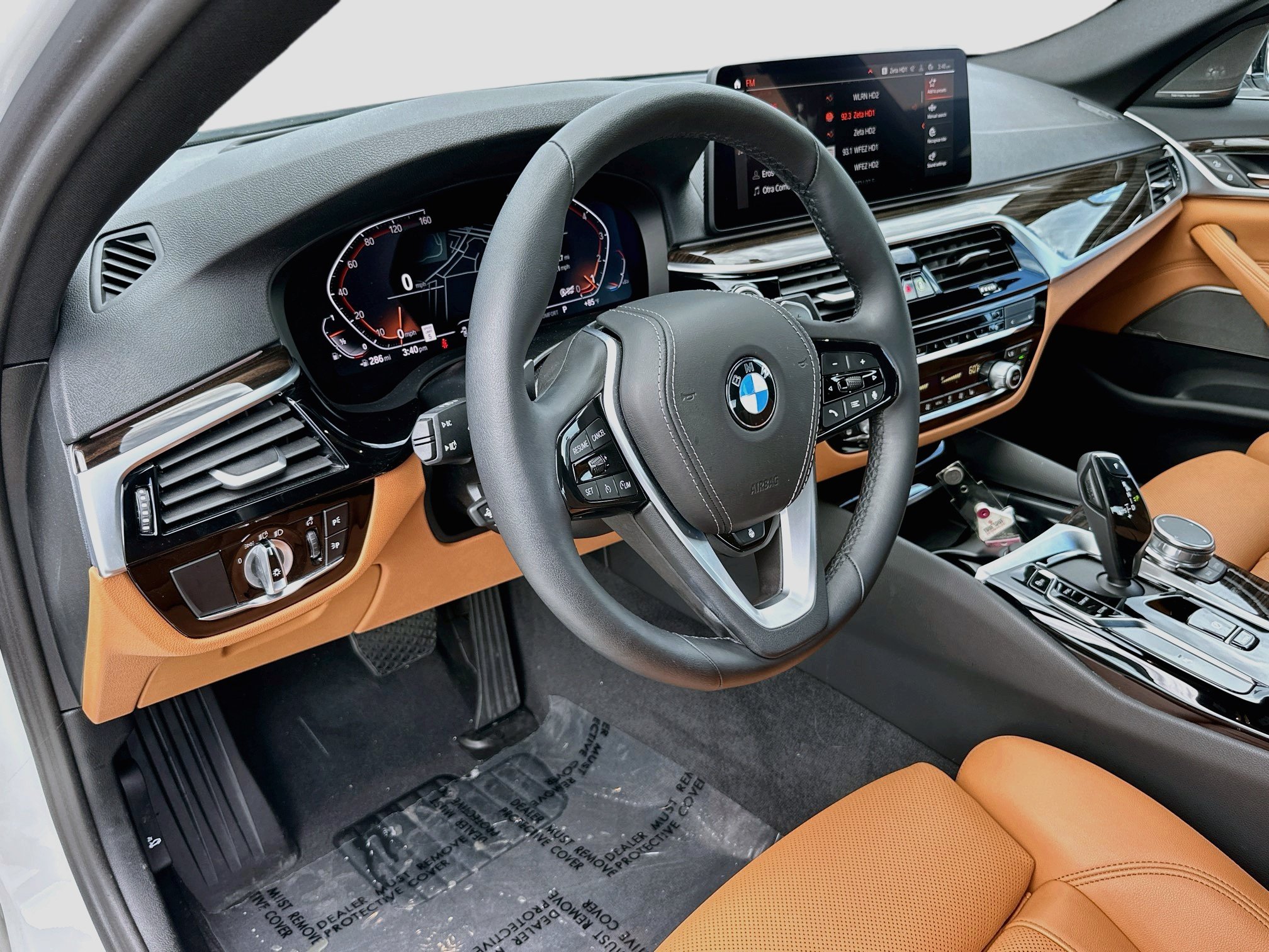 Used 2023 BMW 530i w/ Premium Package RWD image 9