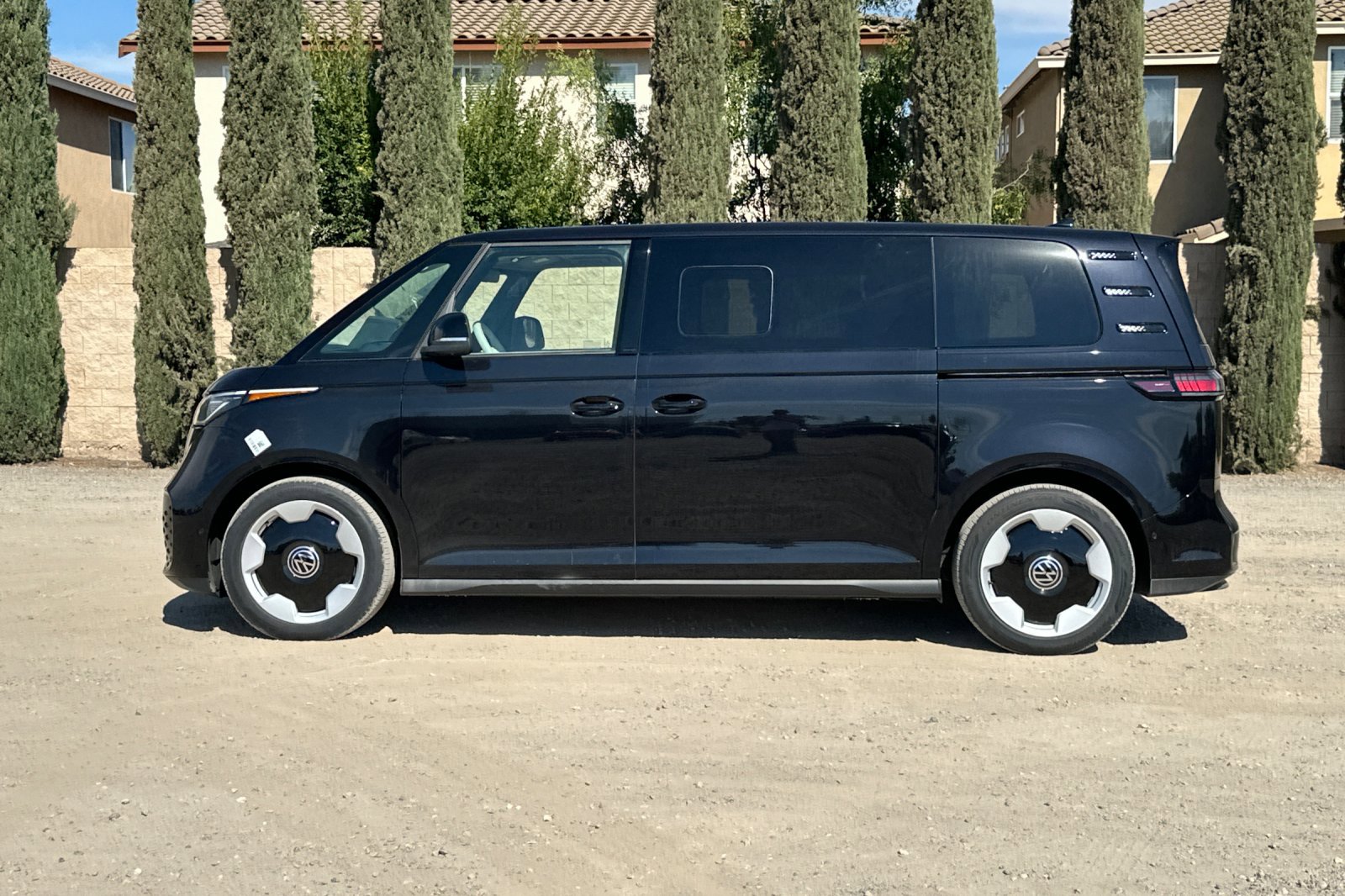 New 2025 Volkswagen ID. Buzz Pro S Plus image 7