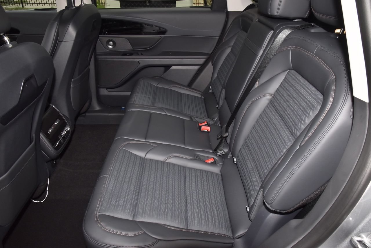 New 2026 Lincoln Nautilus Reserve w/ Jet Appearance Package AWD/4WD image 21