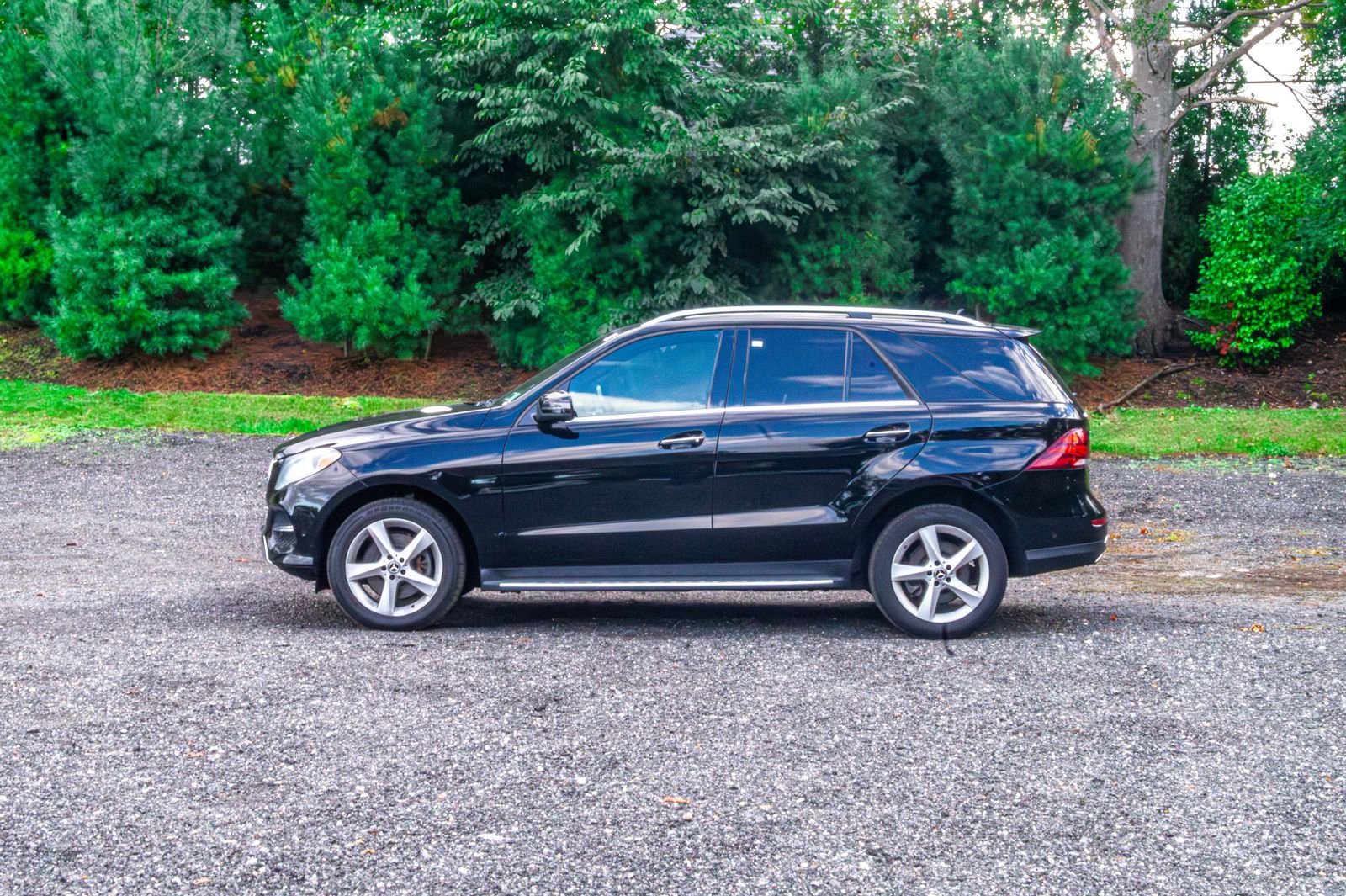 Used 2019 Mercedes-Benz GLE 400 4MATIC image 4