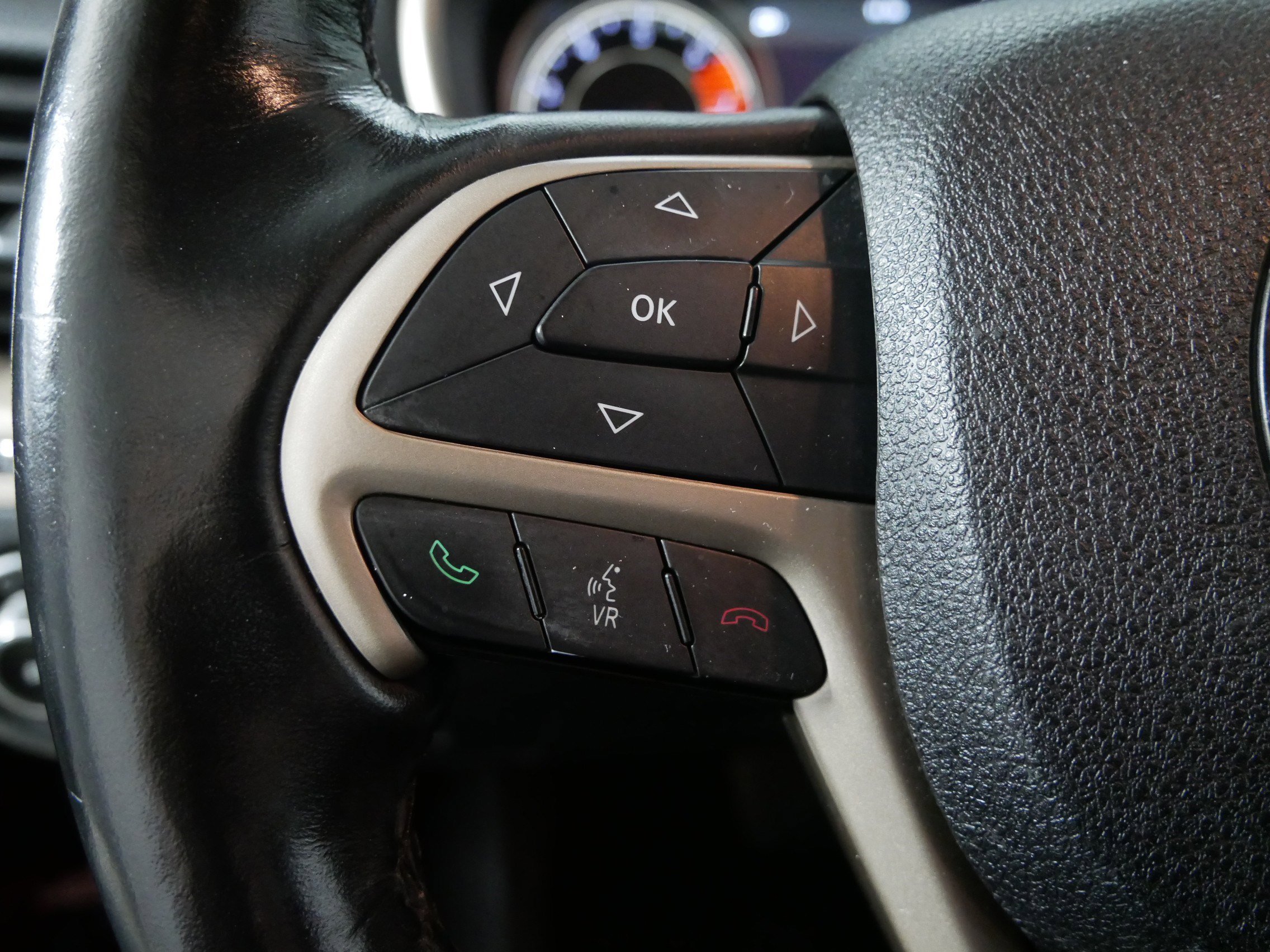 Used 2016 Jeep Cherokee Limited w/ Trailer Tow Group image 27