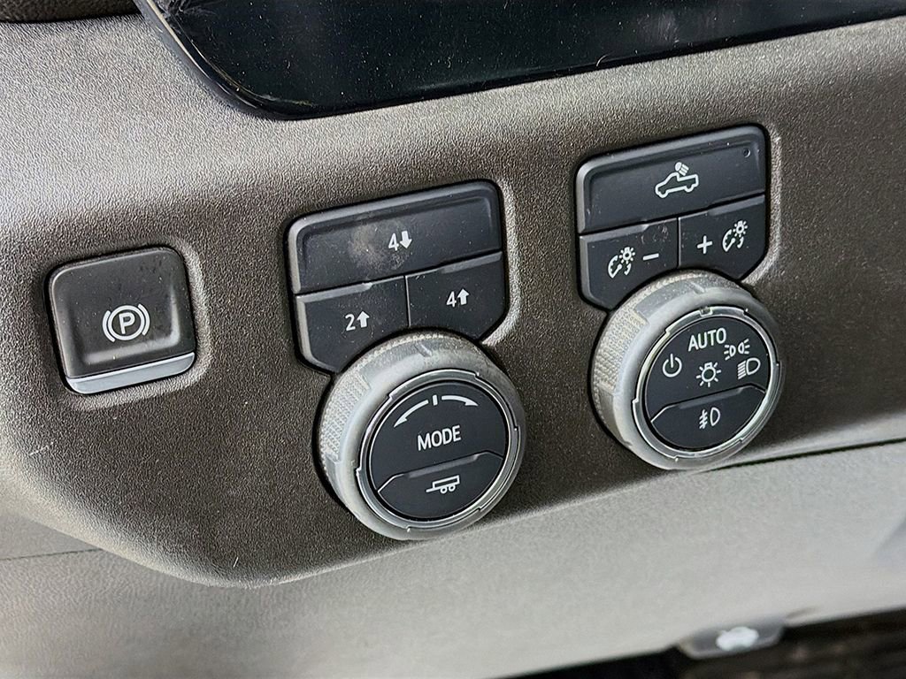 Used 2024 Chevrolet Silverado 2500 LT image 28