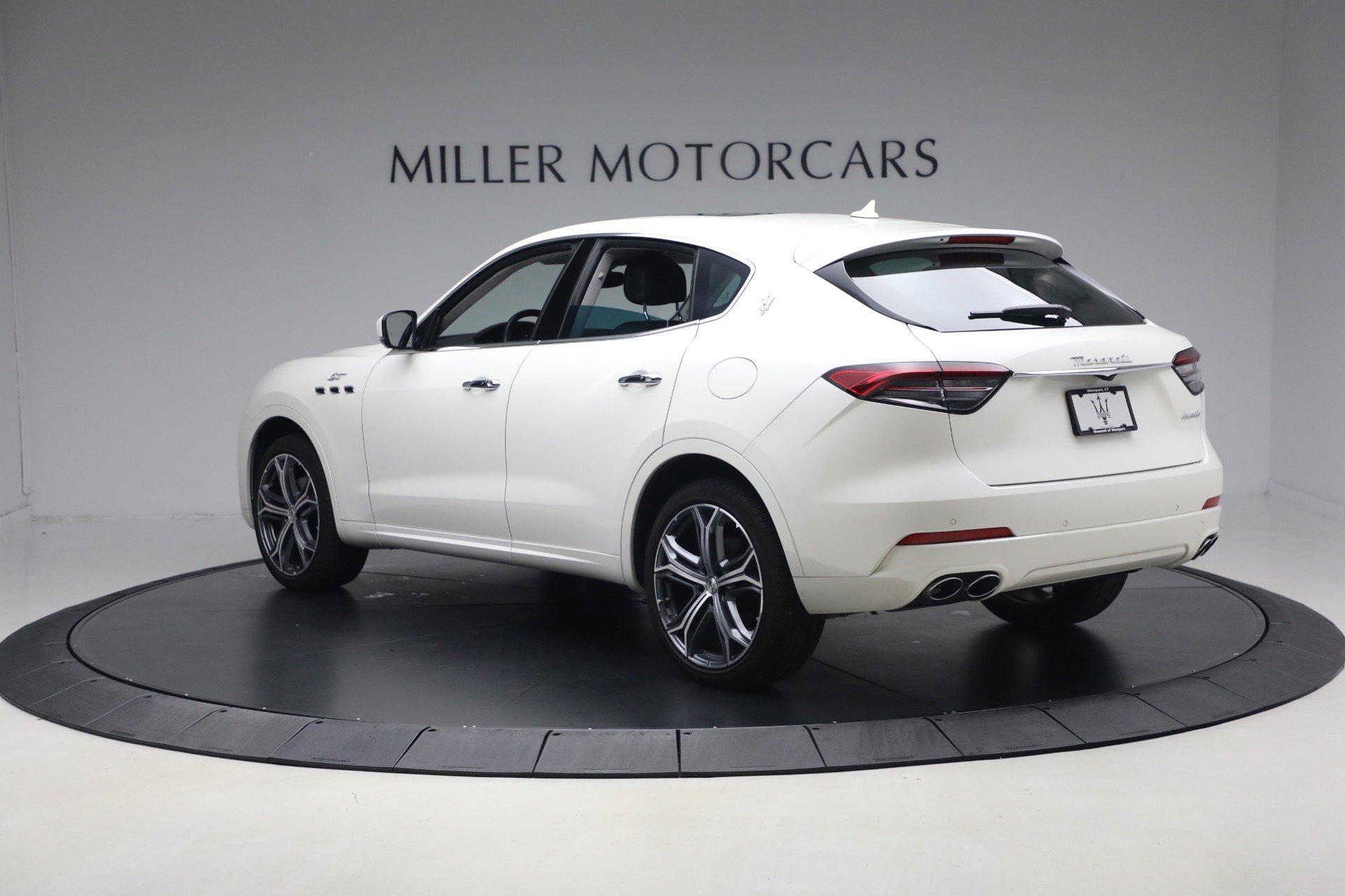 Certified 2022 Maserati Levante GT image 4