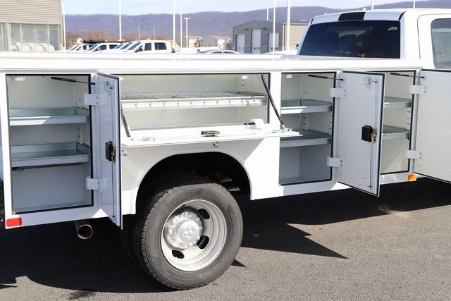 New 2026 RAM 5500 Tradesman w/ Chrome Appearance Group image 10