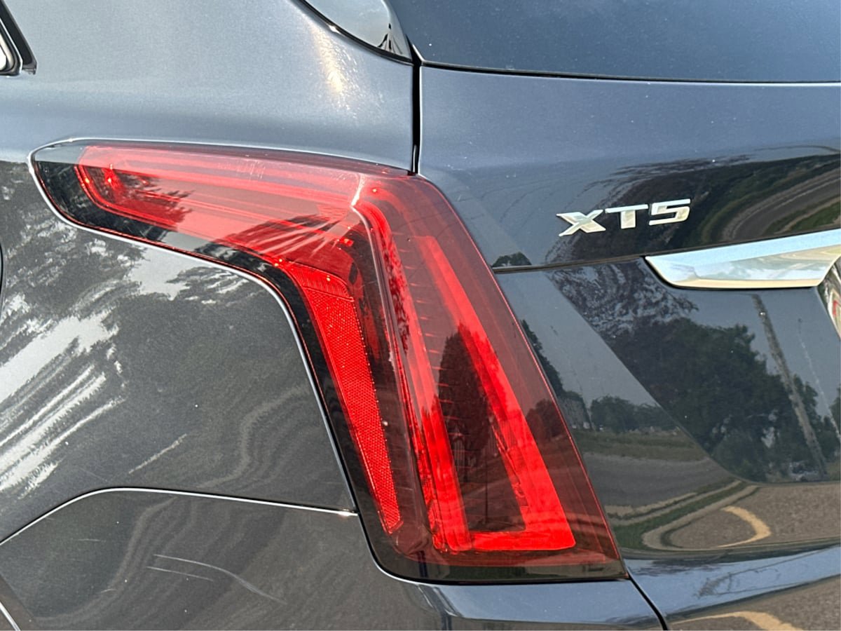 Used 2020 Cadillac XT5 Premium Luxury FWD image 31