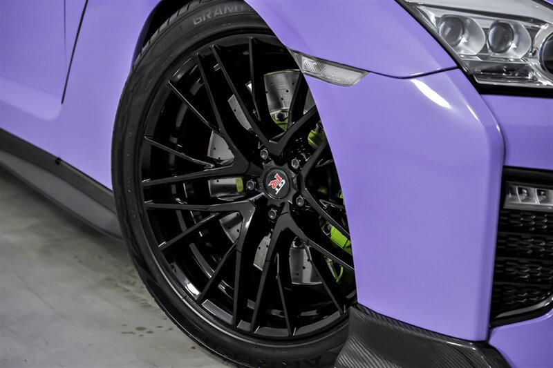 Used 2020 Nissan GT-R Premium AWD/4WD image 4