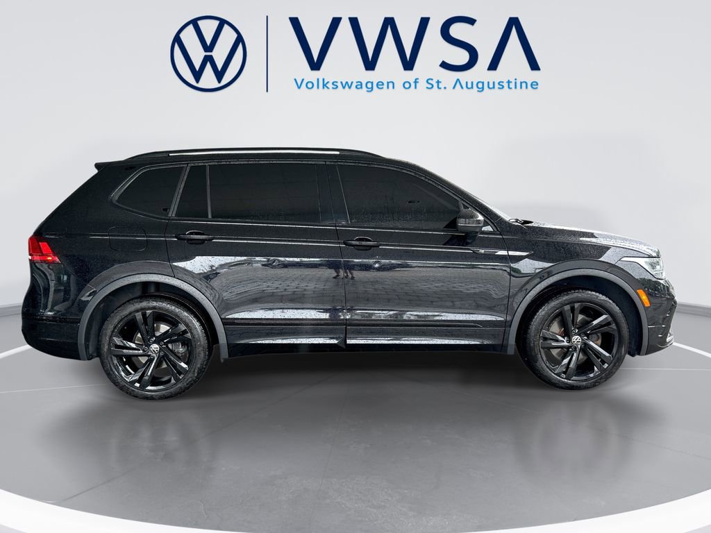 Certified 2024 Volkswagen Tiguan SE R-Line image 9