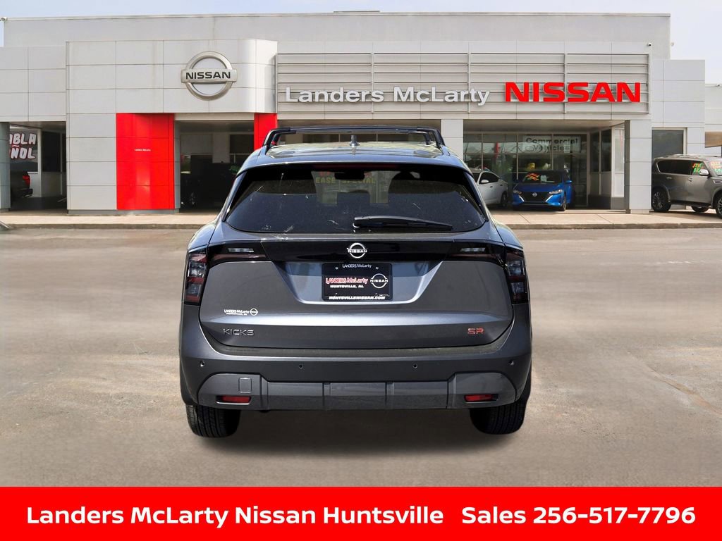 Used 2025 Nissan Kicks SR w/ Illumination Package image 5