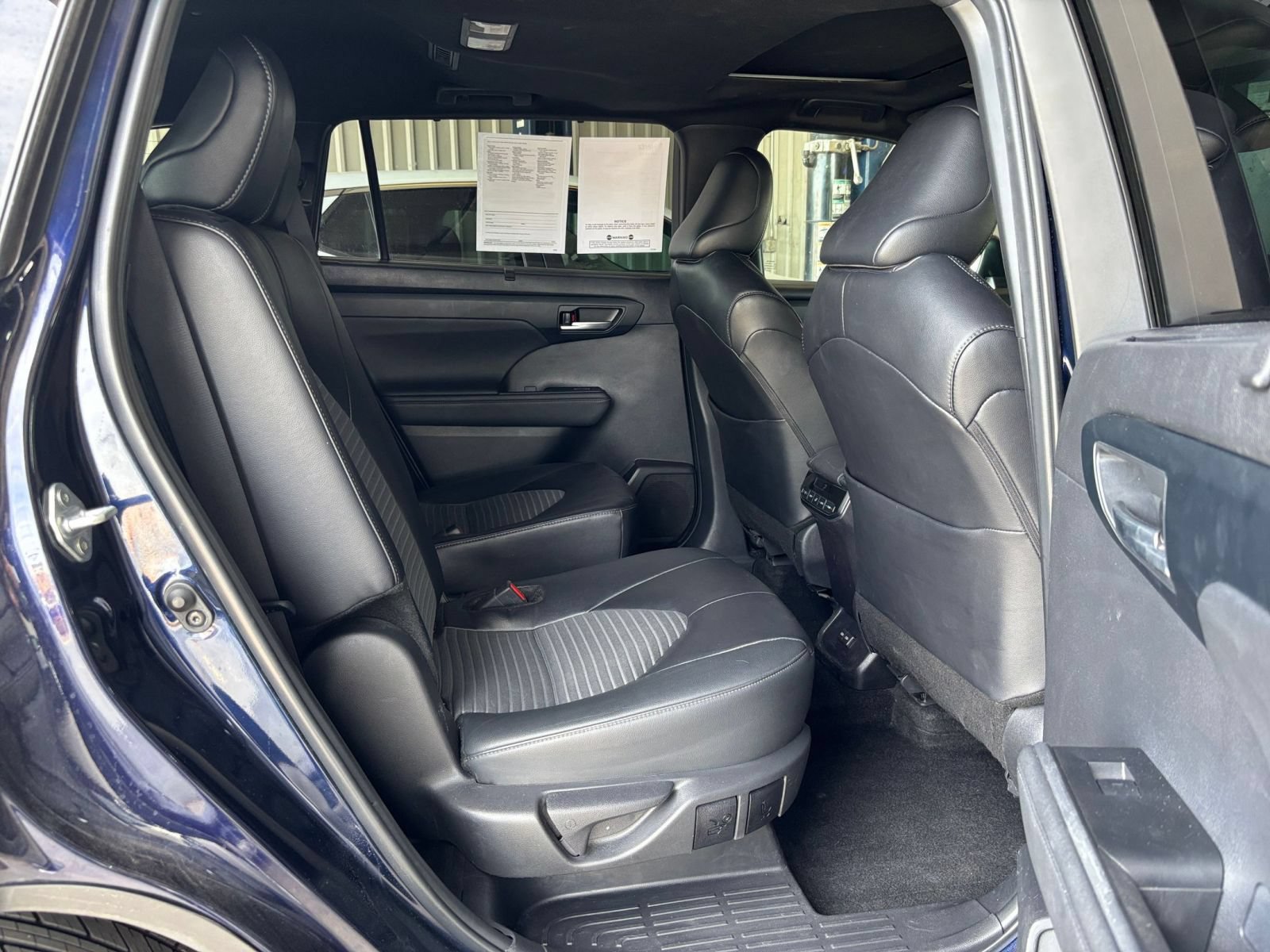 Used 2024 Toyota Highlander XSE FWD image 27