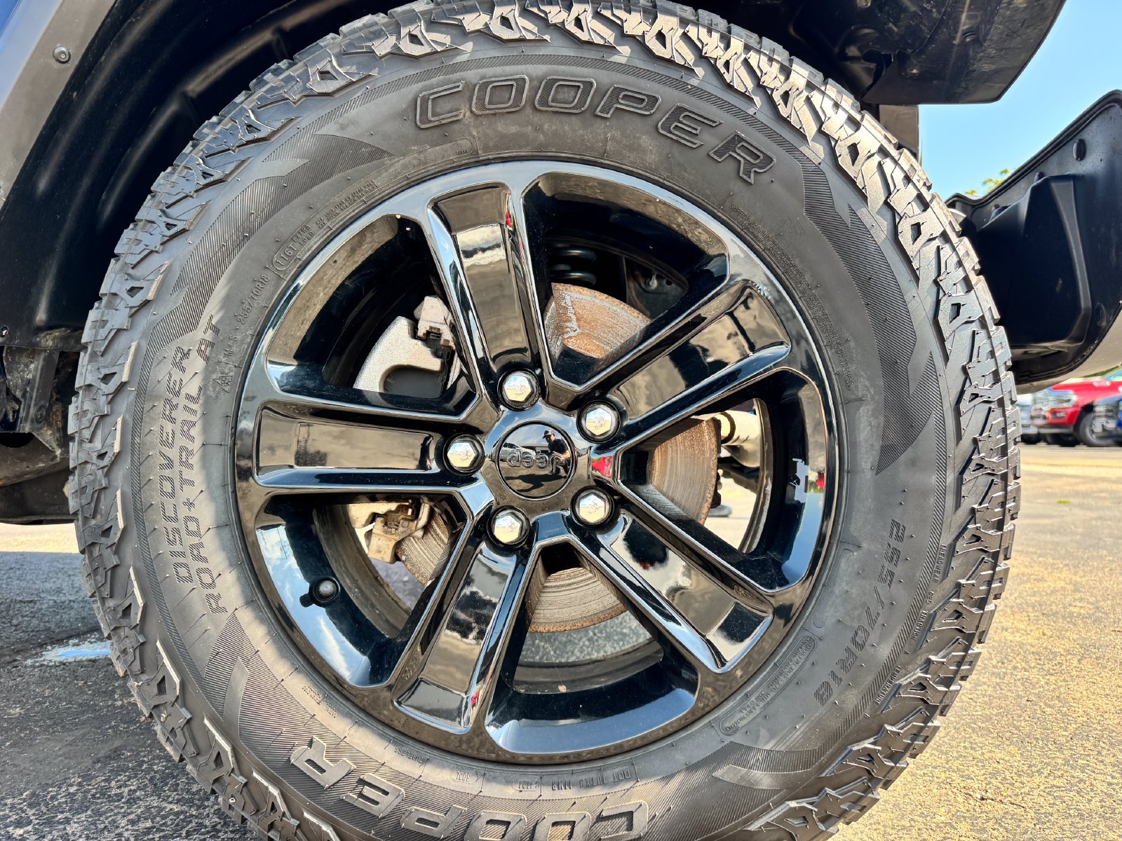 Used 2021 Jeep Wrangler Unlimited Sahara AWD/4WD image 29