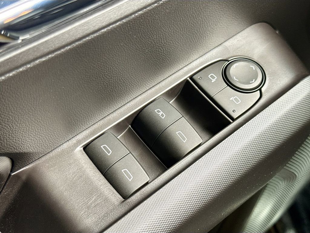 New 2026 GMC Canyon Elevation w/ Convenience Package image 18