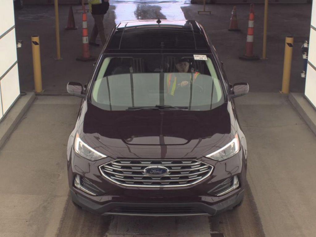 Used 2022 Ford Edge SEL w/ Convenience Package image 3