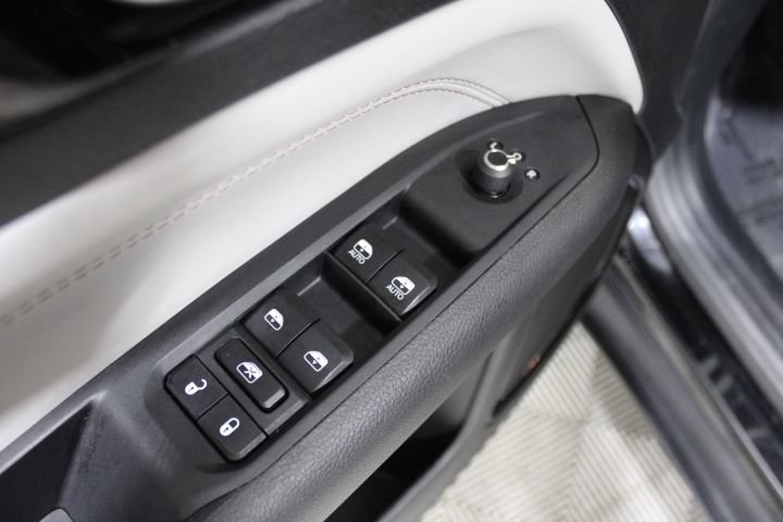 Used 2024 Jeep Compass Limited AWD/4WD image 17
