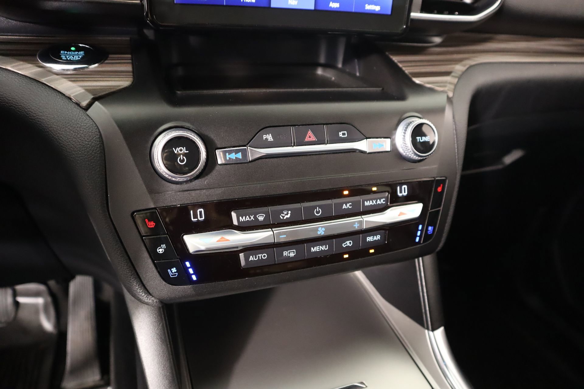 Used 2020 Ford Explorer Limited image 8