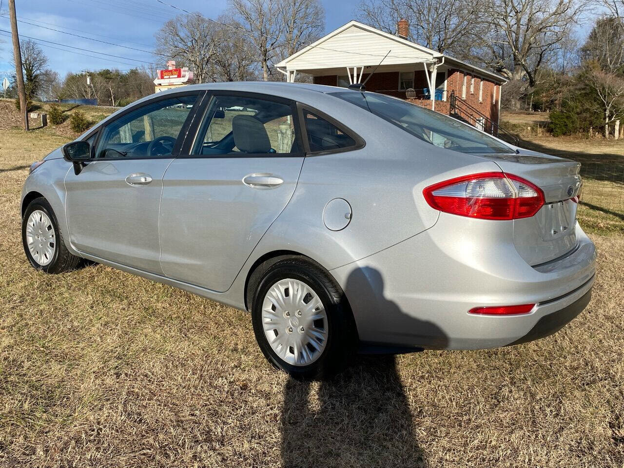 Used 2015 Ford Fiesta S image 2