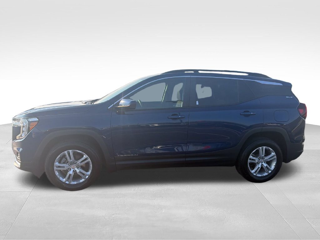 Used 2022 GMC Terrain SLE w/ Driver Convenience Package AWD/4WD image 2