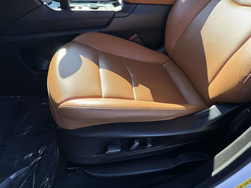 Used 2021 Cadillac XT5 Premium Luxury image 12