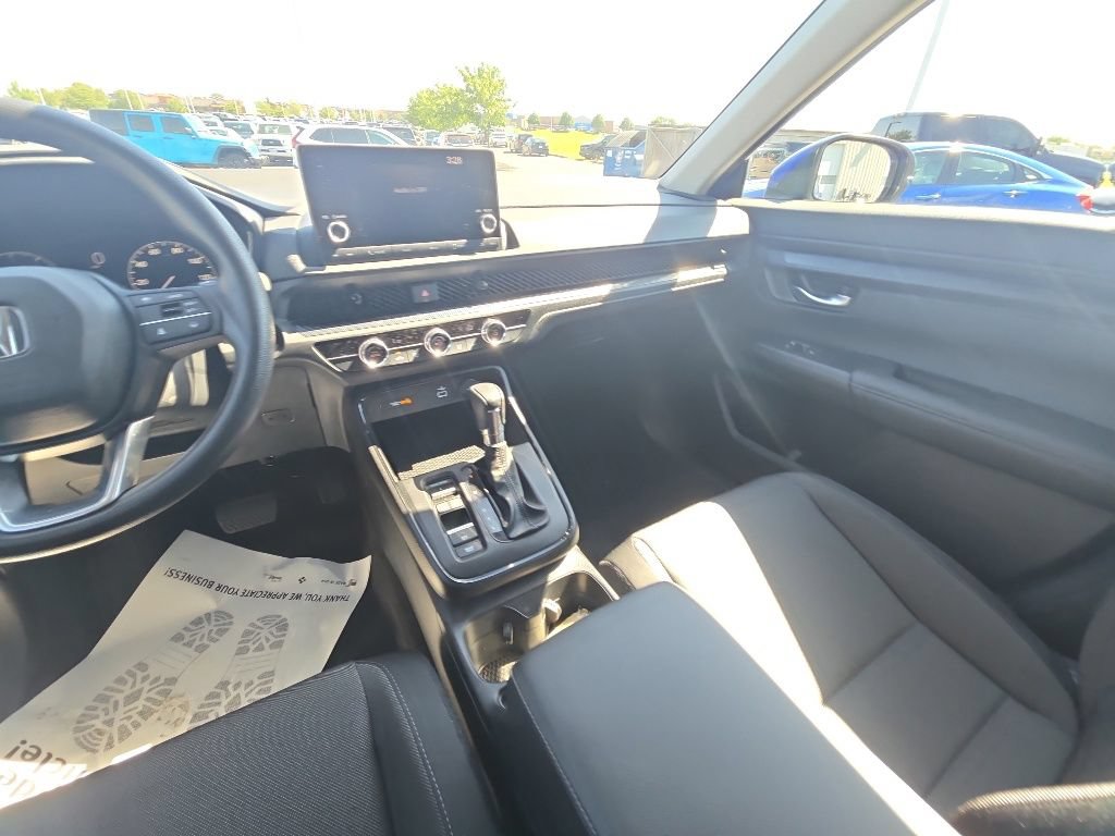 Used 2025 Honda CR-V LX image 28