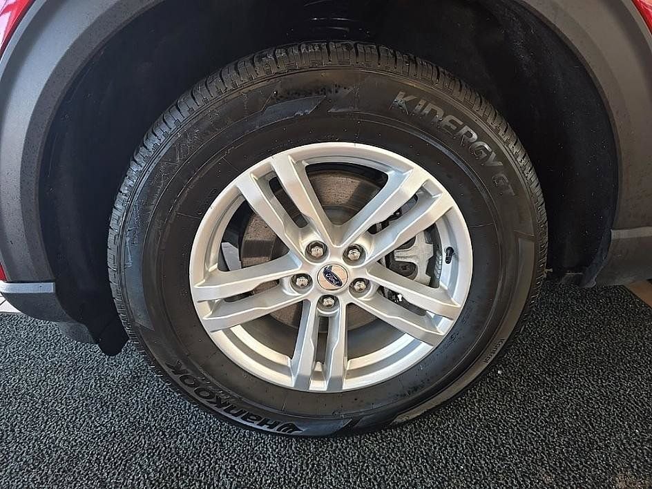 Used 2024 Ford Explorer XLT w/ Class IV Trailer Tow Package image 40