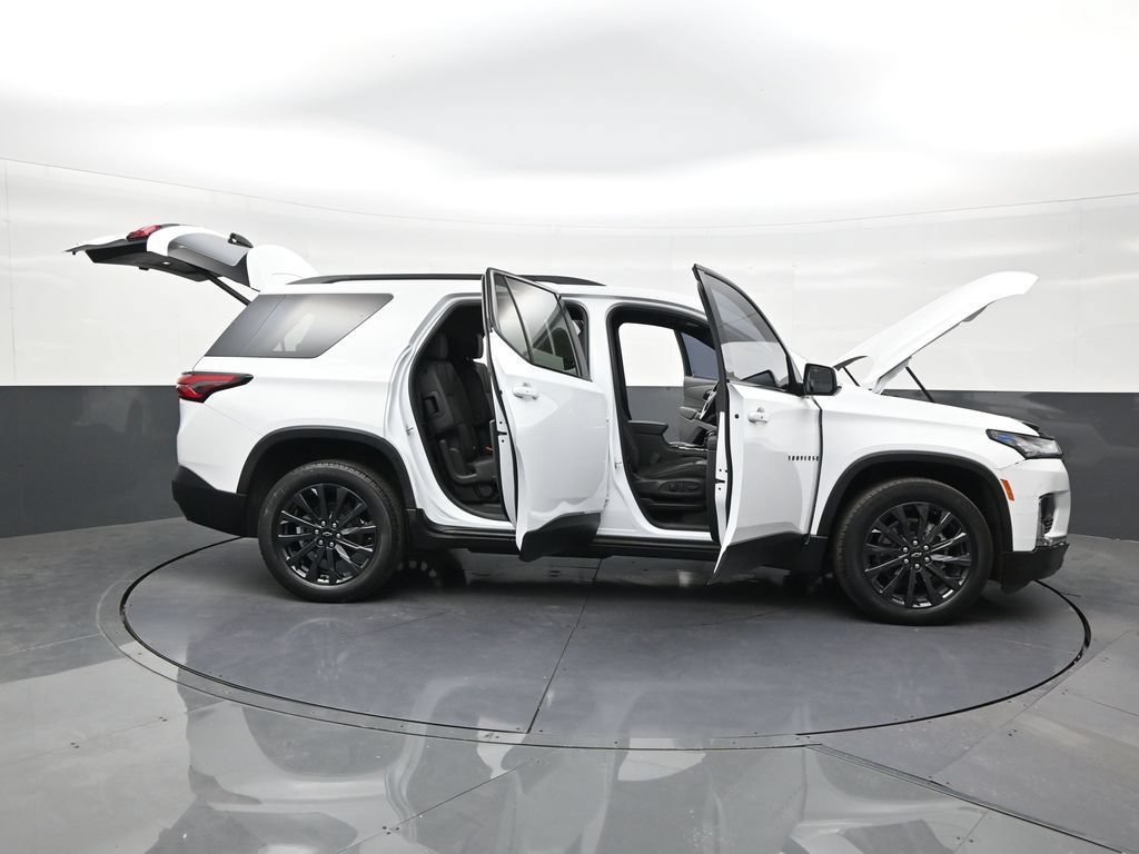 Used 2022 Chevrolet Traverse RS FWD image 29