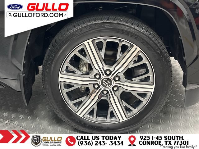 Used 2024 Toyota Sequoia Capstone AWD/4WD image 35