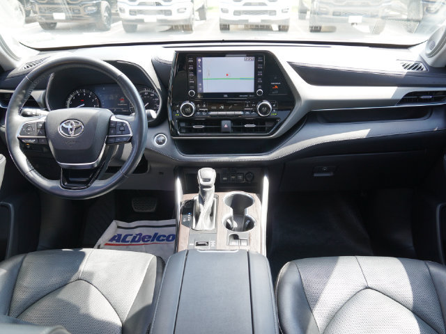Used 2021 Toyota Highlander Limited FWD image 5