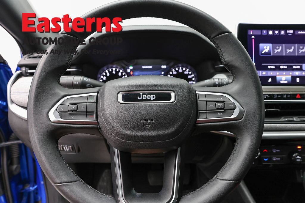 Used 2024 Jeep Compass Latitude AWD/4WD image 10
