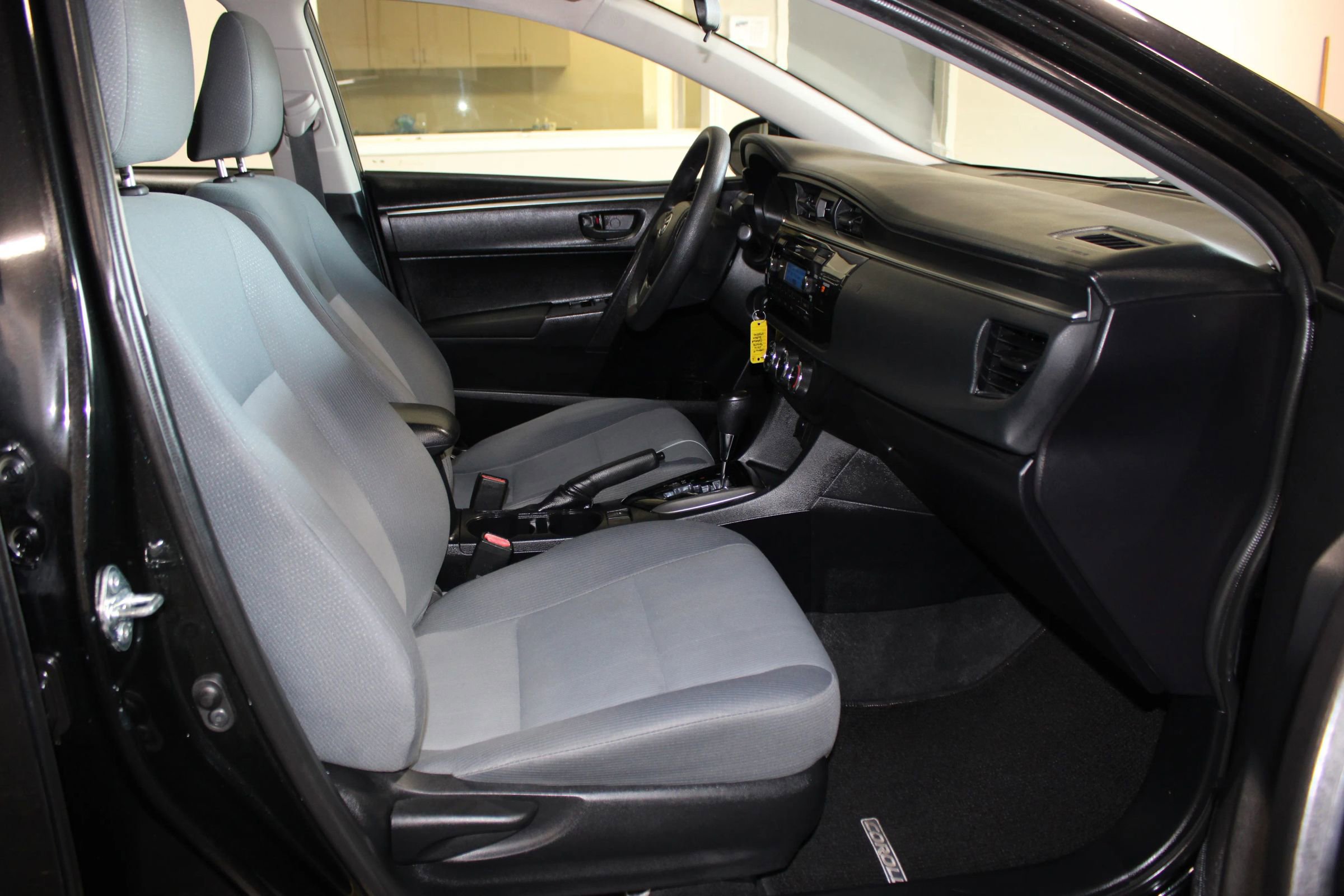 Used 2014 Toyota Corolla L FWD image 23