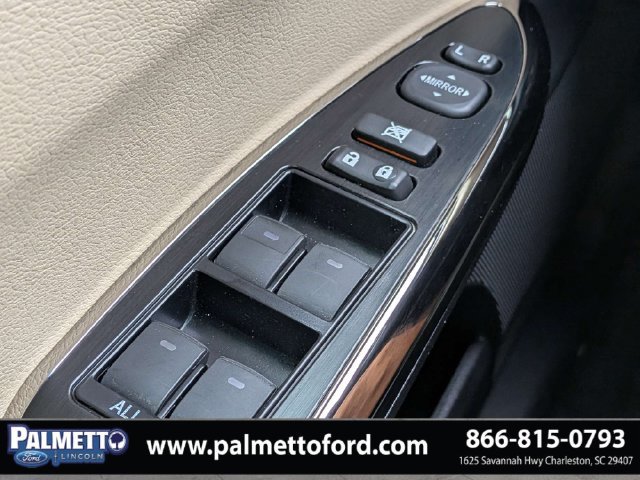 Used 2014 Toyota Avalon XLE FWD image 22