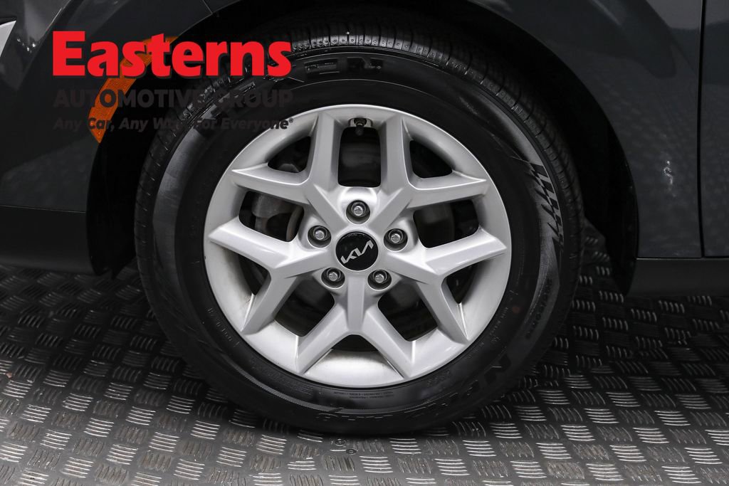 Used 2023 Kia Soul LX w/ LX Technology Package image 32