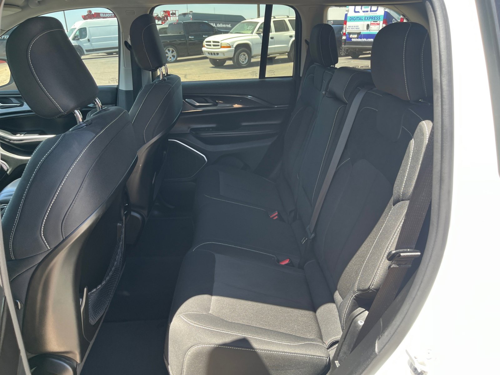 Used 2023 Jeep Grand Cherokee Laredo w/ Trailer Tow Prep Group (B) RWD image 20