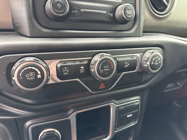 Used 2018 Jeep Wrangler Unlimited Sport image 15