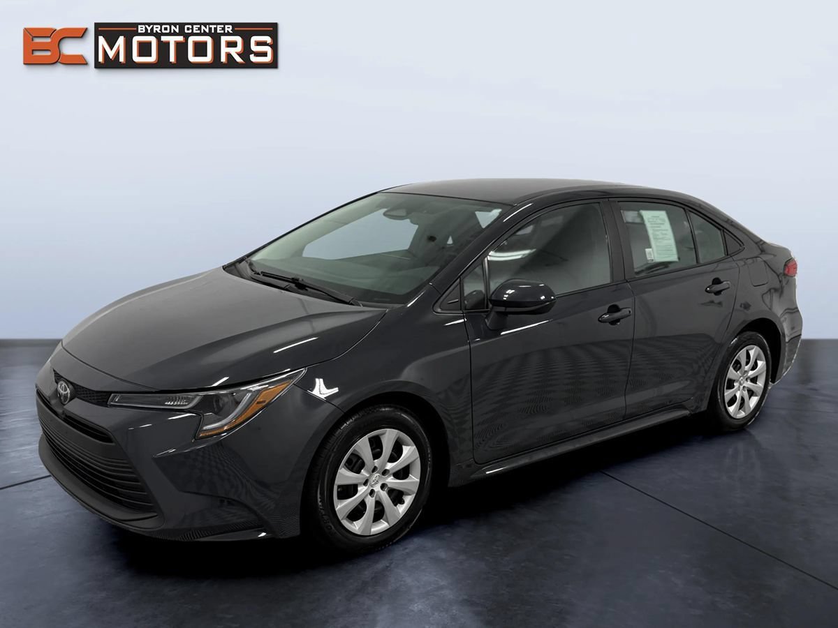 Used 2025 Toyota Corolla LE FWD image 1