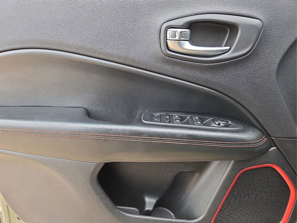 Used 2017 Jeep Compass Trailhawk w/ Leather Interior Group image 21